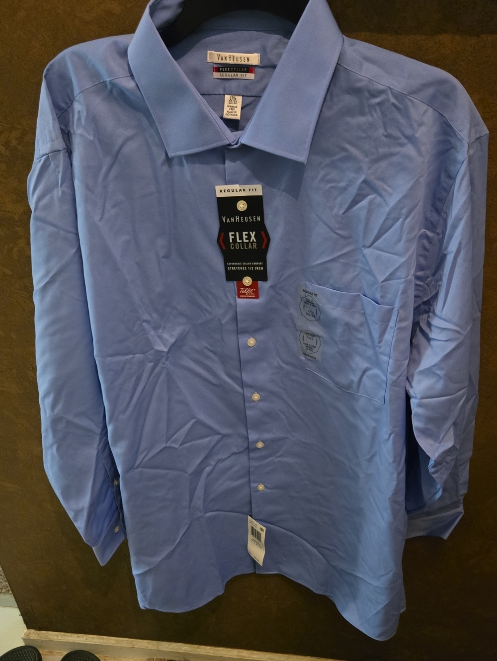 Van Heusen Men's Light Blue Flex-Collar Dress Shirt